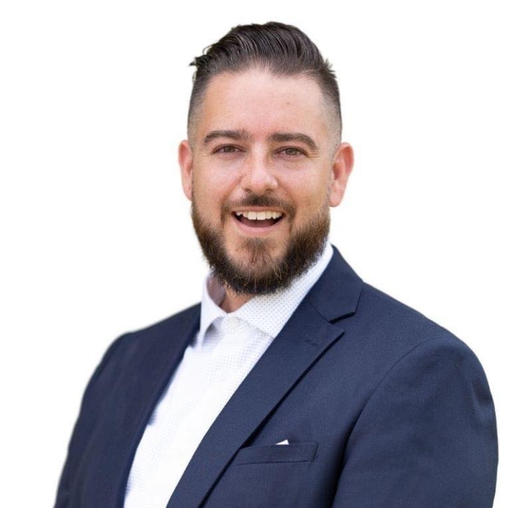 Alex Hollander - Elite Agent